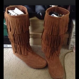 Fringe boots