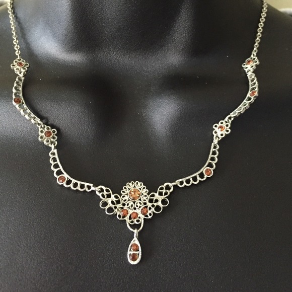 Dainty Flower Necklace
