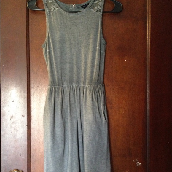 Grey slight hi-low dress