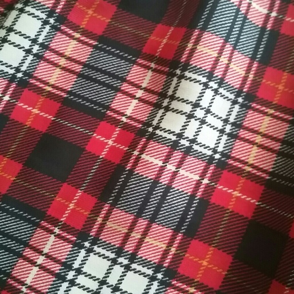 Plaid Skirt! - Picture 2 of 4