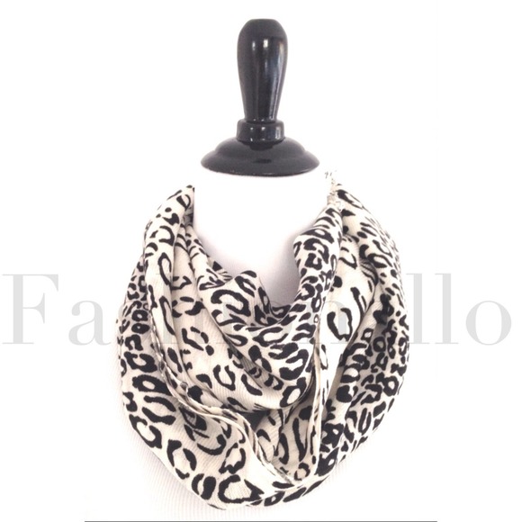 ❗️Sale❗️Gorgeous Animal Print Scarf/Shawl - Picture 3 of 4