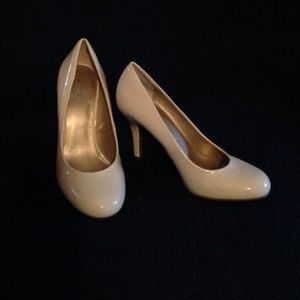 Ivory 9 & Co. High heels