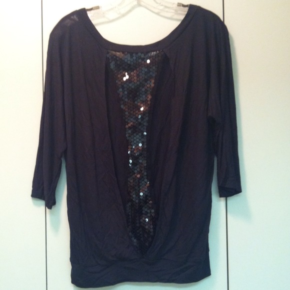 Sequined cutout back top. - Picture 1 of 4