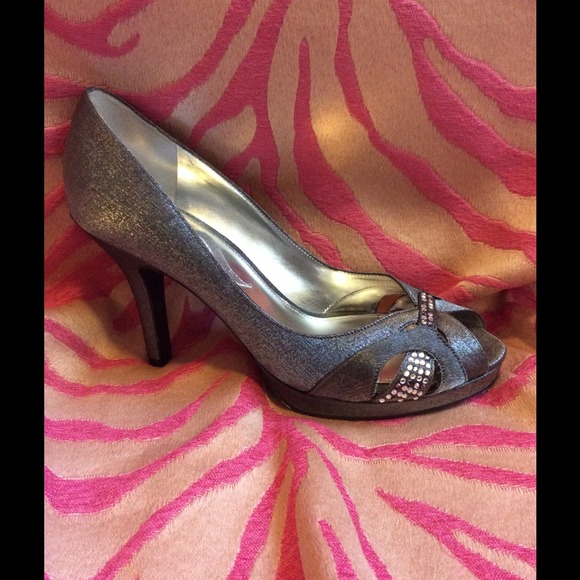 Silver & Rhinestone Heels - Picture 3 of 3