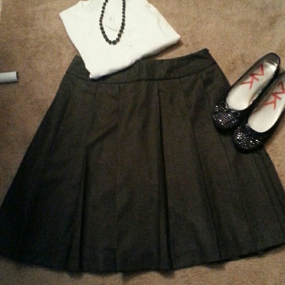 100% Wool Gorgeous Grey Pleated Skirt...
