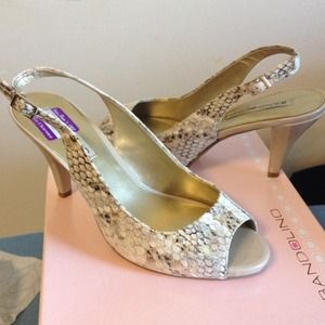 🎉🎉$10 SALE ❣❣Bandolino shoes💗