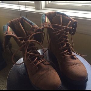 Combat boots