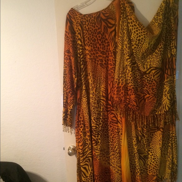 Ethnic print dress with head wrap 👗SOLD👠 - Picture 3 of 4