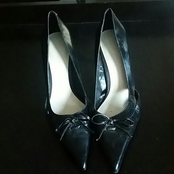 Black dress shoe
