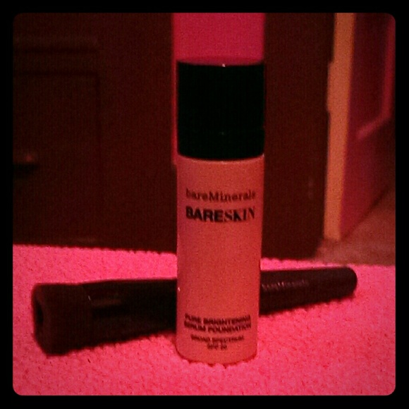 BareMinerals foundation with bare minerals brush