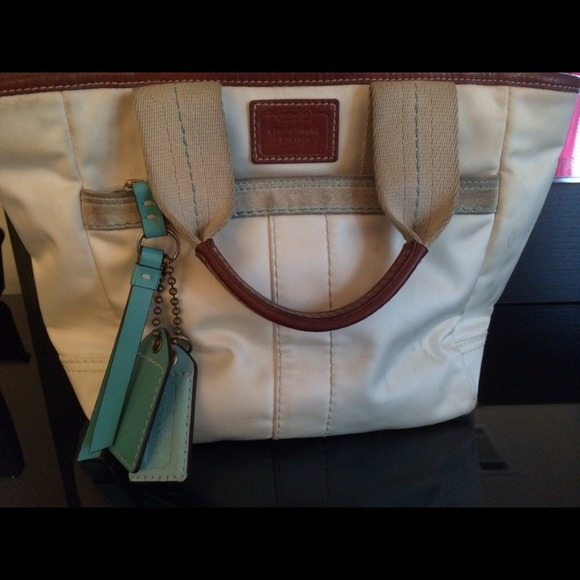 Coach Hamptons Small Tote - Picture 2 of 4