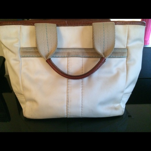 Coach Hamptons Small Tote - Picture 3 of 4