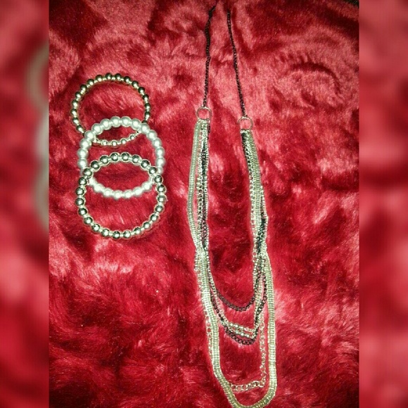 Mrs. Chancellor (Y&R) style necklace & bangles - Picture 2 of 2