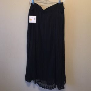 Sag Harbor black chiffon skirt. 3x