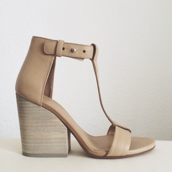 Vince Shoes - WAS $165 vince t-strap sandals