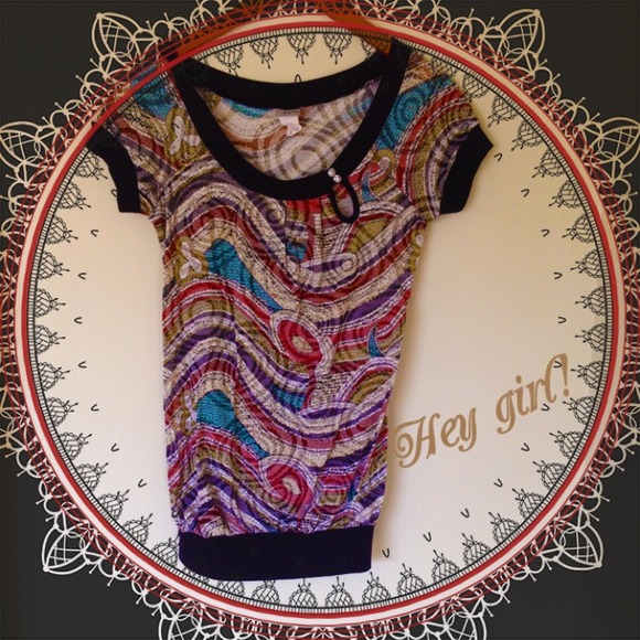 Colorful Daytrip top