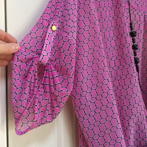 Sheer Pink Pattern Top - Picture 3 of 4