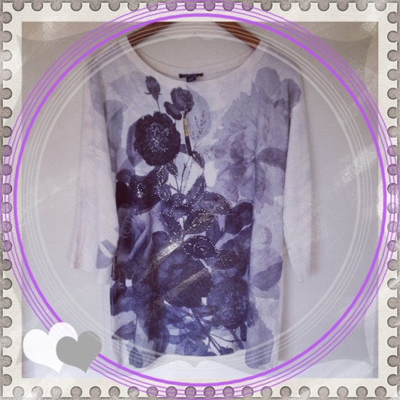 🎉🎊 REDUCED 🎉🎊 Flower dolman top