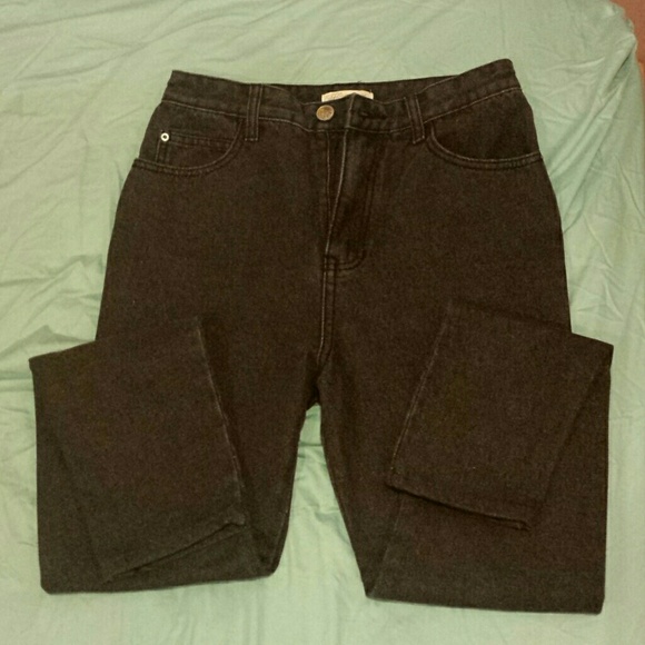 Black high wasted jeans