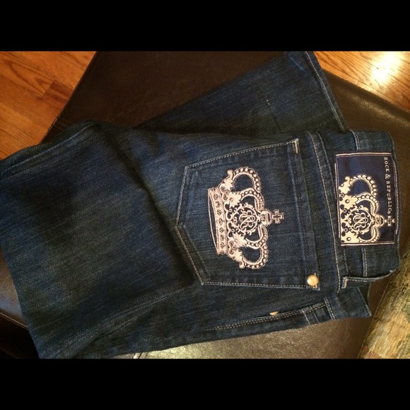 JEANS - Picture 2 of 3