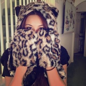 ❤️Winter hat with hand pocket❤️