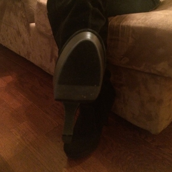 SOLD! high heel black seude slouch boot. - Picture 4 of 4