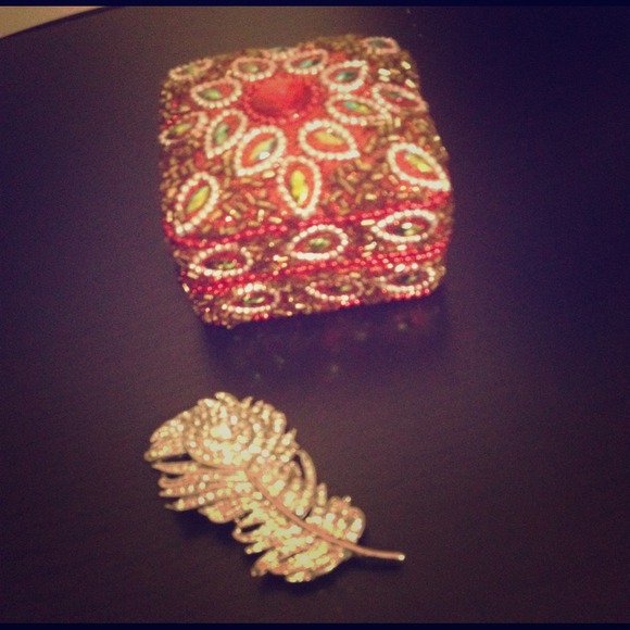 Rhinestone brooch