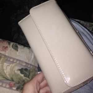 Tan wallet