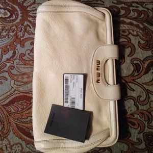 White Miu Miu clutch