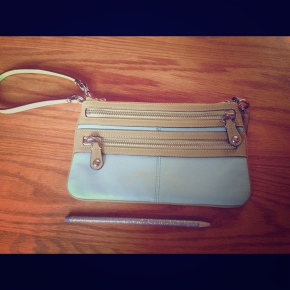 !!!!!SOLD!!!!!Authentic coach wristlet - Picture 1 of 4