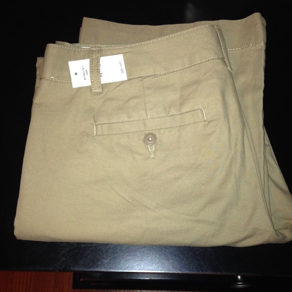BNWT Gap Khaki Pants!