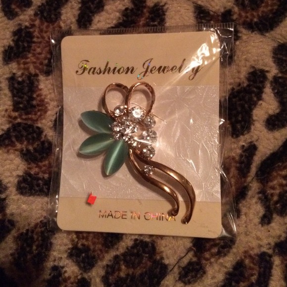Pretty pin