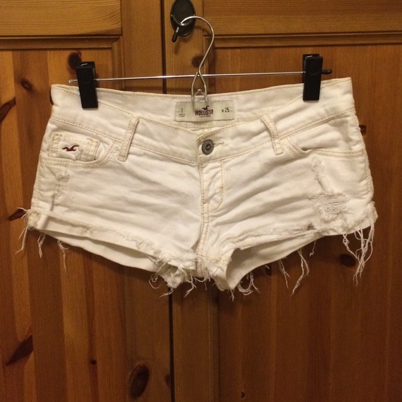 white hollister shorts