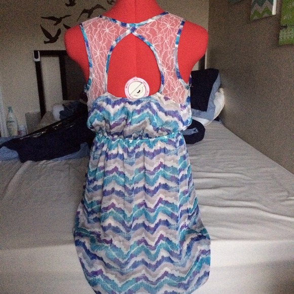 Lace Open Back Patterned Dress - Picture 4 of 7