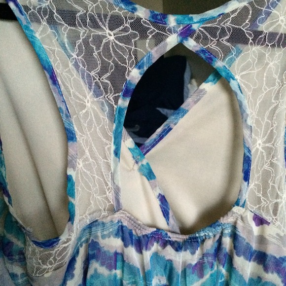 Lace Open Back Patterned Dress - Picture 6 of 7