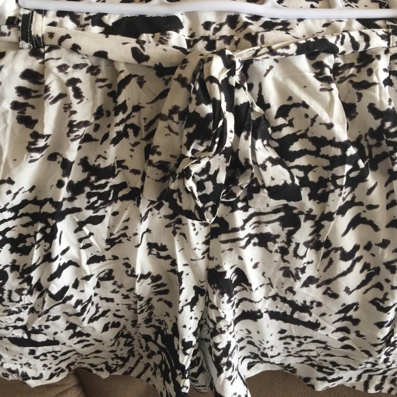 Trouser Shorts ❤️ NWOT - Picture 2 of 4