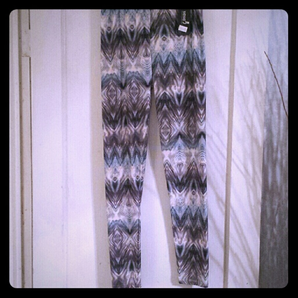 Never worn!! Soft touch Aztec Printed Leggings