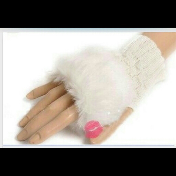 White faux rabbit hair gloves NWT
