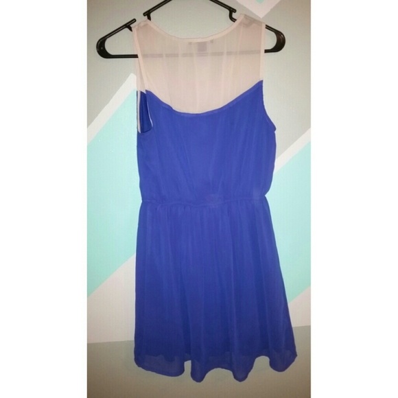 Dress - Picture 3 of 3