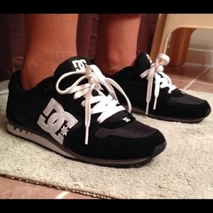 DC sneakers/ Black & White LIKE NEW!💥💥