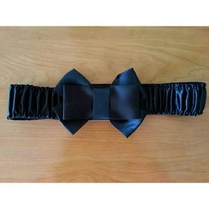 Black velvet bow belt