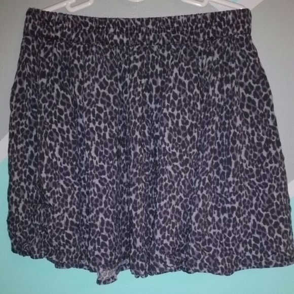 Skirt - Picture 2 of 3