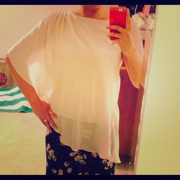 Hold! Light and silky cream white  BCBG top!
