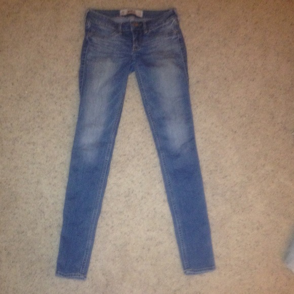 hollister jeans! *WORN TWICE*