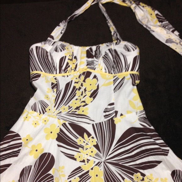Cute Flowery Halter Dress - Picture 1 of 4