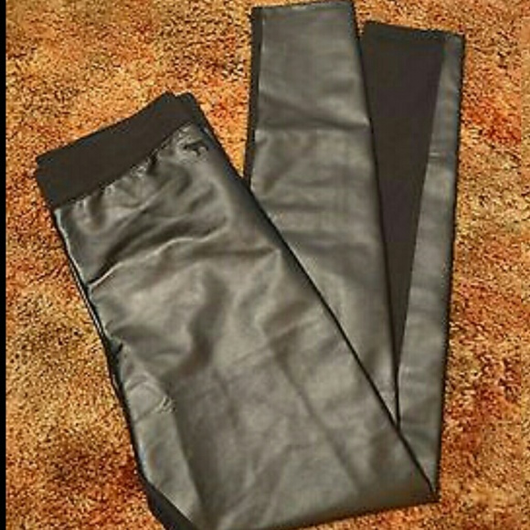 Tonight only! Nwt! Victoria's Secret leggings.