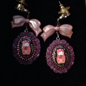 Tarina Tarantino Hello Kitty earrings