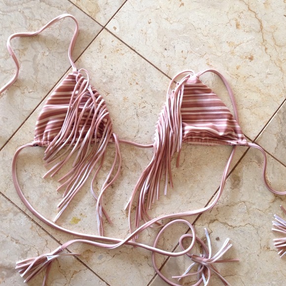 Tan lines mountak top acacia