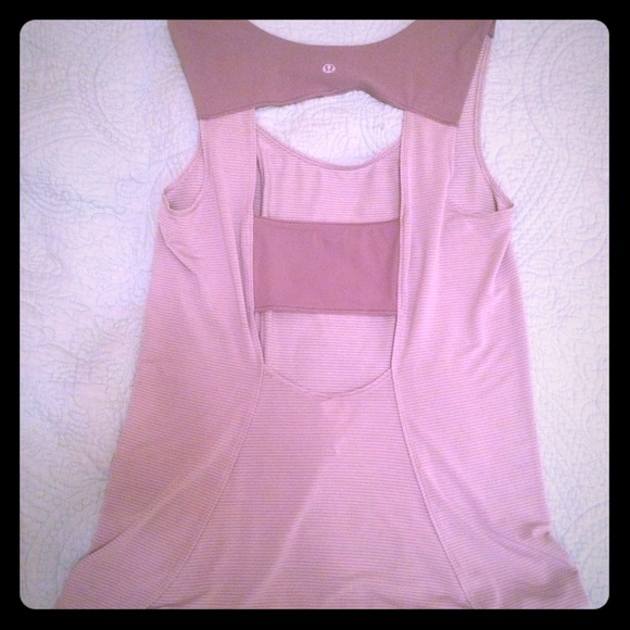 Lululemon grey workout top