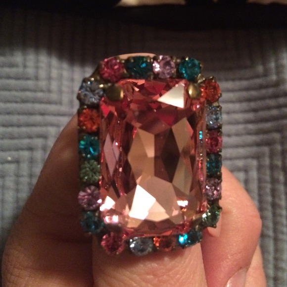 ❌SOLD❌Beautiful Sorrelli ring.